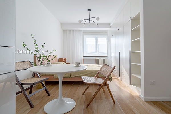 35㎡住宅公寓 原木+白色 超多收纳的北欧简洁风2