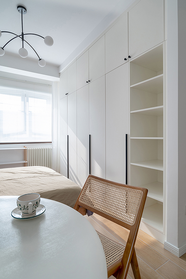 35㎡住宅公寓 原木+白色 超多收纳的北欧简洁风10